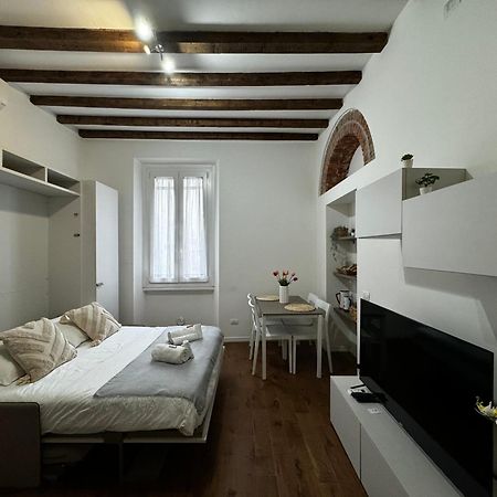 Regina Milano In Corso Lodi - Sky Tv, Wifi E Breakfast Box Apartment Exterior photo