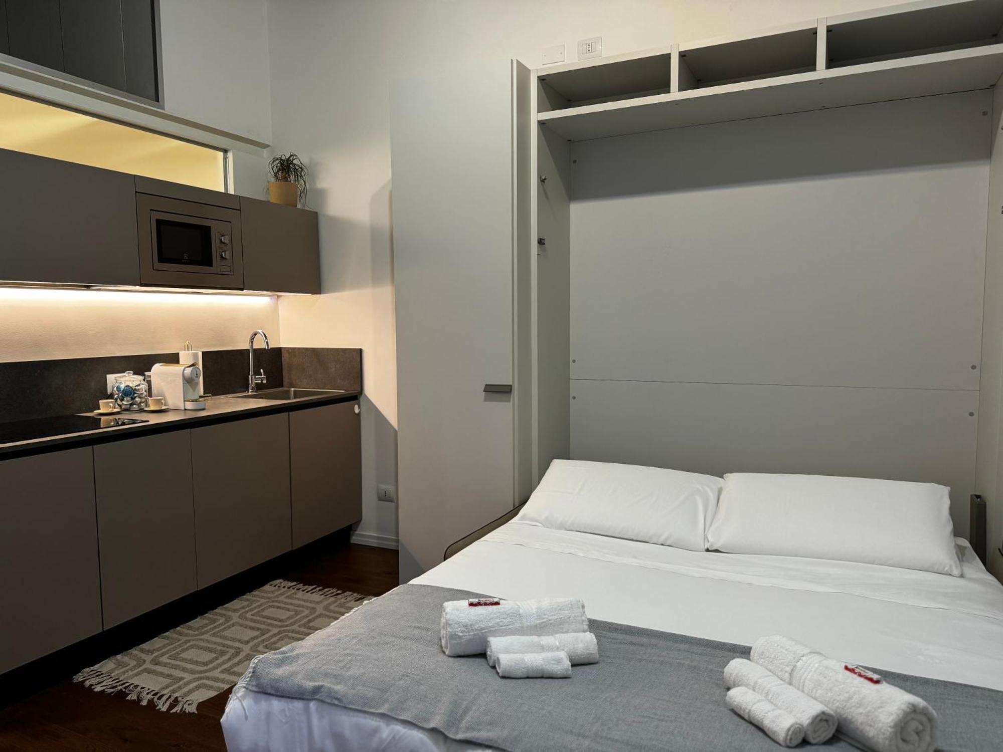 Regina Milano In Corso Lodi - Sky Tv, Wifi E Breakfast Box Apartment Exterior photo